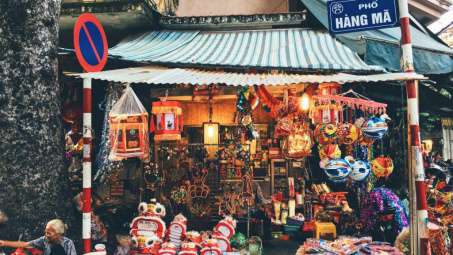 Phố hàng Mã đã lên đèn đón trung thu