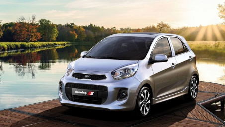 Hyundai Grand i10 tìm lại ánh hào quang sau 3 tháng bị Fadil lấn át