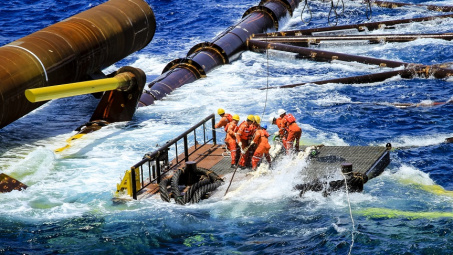 Ngành dầu khí toàn cầu chao đảo vì khủng hoảng, vì sao Petrovietnam vẫn trụ vững?