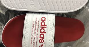 Bắt quả tang cơ sở đang sản xuất dép nghi nhái thương hiệu Adidas