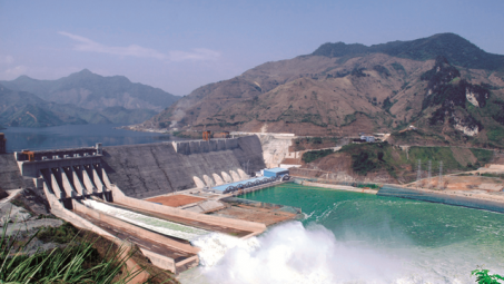 Vận chuyển máy biến áp nặng gần 287 tấn lên thủy điện Sơn La