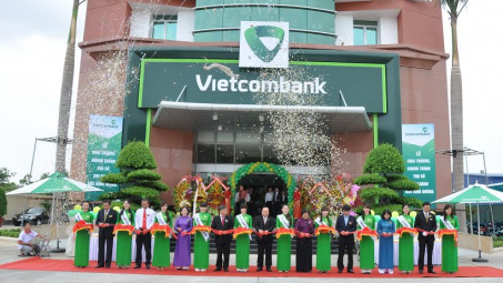 Research on factors affecting customer satisfaction with personal loan service for consumption at Vietcombank Ho Chi Minh City