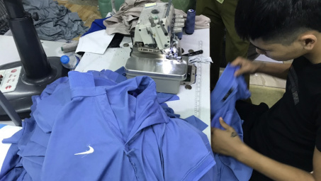 Triệt phá công ty may đang gia công hàng nghìn sản phẩm giả thương hiệu Adidas, Nike, Gucci, Lacoste