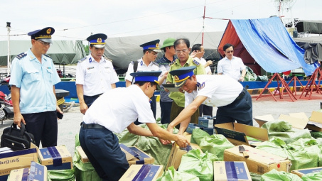 Nghiên cứu nâng cao hiệu quả công tác thông tin, tuyên truyền đấu tranh chống buôn lậu, gian lận thương mại và hàng giả trên địa bàn thành phố Hà Nội