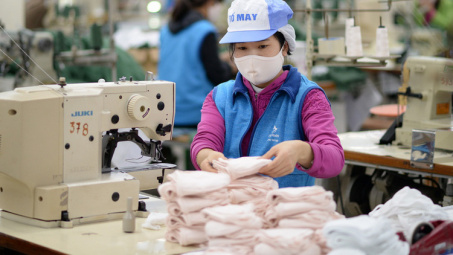 Việt Nam xuất khẩu 1,37 tỷ khẩu trang y tế trong năm 2020