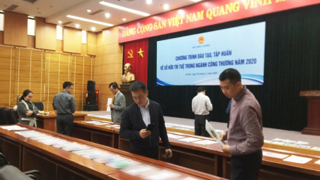 Gần 700 tác phẩm dự thi sáng tạo logo và slogan về tiết kiệm điện
