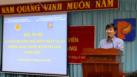 Petrolimex An Giang phối hợp Cục QLTT An Giang: Tăng cường kiến thức pháp luật trong hoạt động kinh doanh xăng dầu