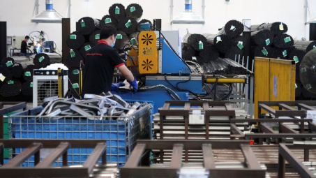 Thiếu điện khiến hoạt động sản xuất chế tạo tại Trung Quốc chạm đáy 18 tháng
