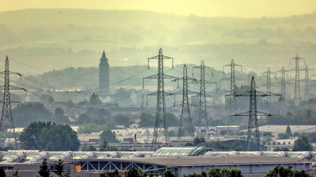 Forbes: Một cuộc khủng hoảng điện toàn cầu đang dần hình thành, không nước nào an toàn trước "bão"