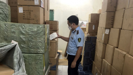 10 ngày mật phục, phát hiện gần 10.000 khẩu trang nghi giả nhãn hiệu