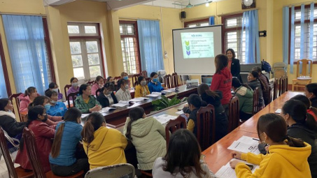 Đào tạo về Thương mại điện tử cho lao động nữ di cư và trẻ em gái ngoài nhà trường
