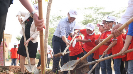 Toyota Việt Nam khởi động Chương trình “TOYOTA CHUNG TAY XANH HÓA HỌC ĐƯỜNG” 2021
