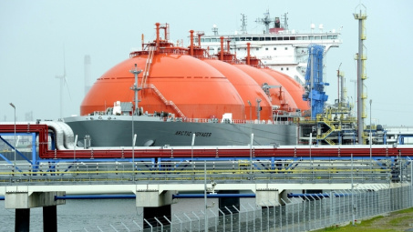 Giá khí LNG tại Châu Á tăng sốc 42% trong phiên giao dịch, lập mức cao kỷ lục mới