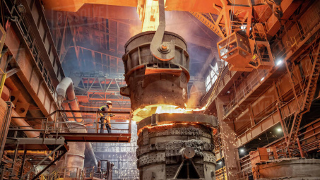 Giá quặng sắt bật tăng mạnh khi thị trường Trung Quốc giao dịch trở lại