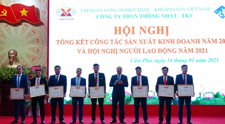 Than Thống Nhất : 5 tập thể và 13 cá nhân được tặng bằng khen của Chủ tịch Ủy ban Quản lý vốn Nhà nước tại doanh nghiệp