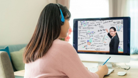 Hiện trạng và giải pháp tạo hứng thú học trực tuyến cho sinh viên Trường Đại học Văn Lang