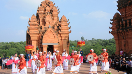 Cộng đồng Islam hỗ trợ nhau tiếp cận và thụ hưởng thành quả phát triển kinh tế