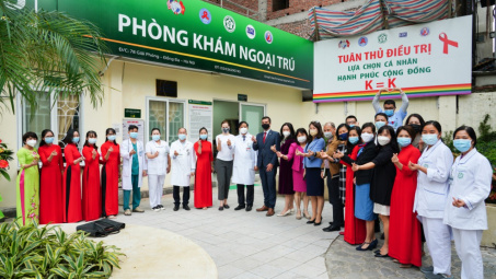 CDC Hoa Kỳ tại Việt Nam và Bệnh viện Bạch Mai hợp tác điều trị cho bệnh nhân HIV/AIDS