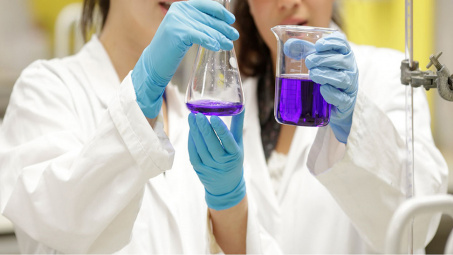 Công nghiệp hóa chất phát triển theo hướng hóa học xanh bền vững