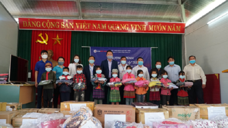 Gói trọn yêu thương trong những phần quà gửi tặng vùng cao