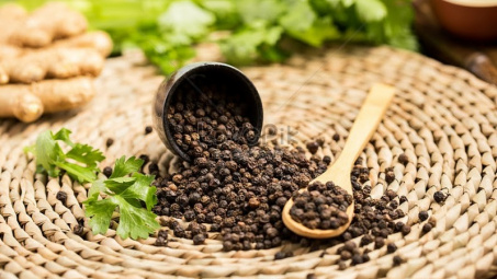 Nguồn cung khan hiếm đã đẩy giá hạt tiêu trong nước tăng mạnh