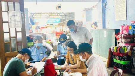 Quản lý thị trường Thừa Thiên-Huế: Tăng cường kiểm tra, kiểm soát, ổn định môi trường kinh doanh trong tình hình mới