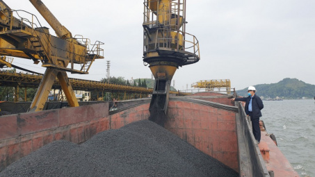 Những "mắt xích" quan trọng trong dây chuyền sản xuất, tiêu thụ than của TKV