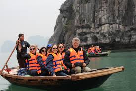 Các nhân tố ảnh hưởng đến sự hài lòng của khách hàng sử dụng dịch vụ du lịch của Công ty TNHH Du lịch Lửa Việt