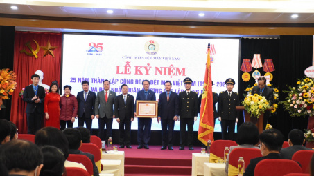 Công đoàn Dệt May Việt Nam Kỷ niệm 25 năm thành lập, đón nhận Huân chương Độc lập hạng Nhì