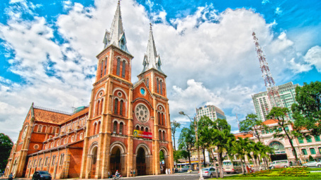 Thực trạng và giải pháp phát triển nguồn nhân lực cho ngành Du lịch Thành phố Hồ Chí Minh