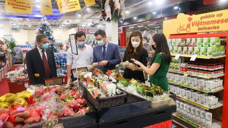 Tuần lễ hàng Việt Nam 2021 đồng loạt khai mạc tại hai hệ thống siêu thị lớn của Singapore