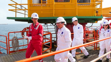 PVEP: Sắc Xuân trên Giàn Đại Hùng 01