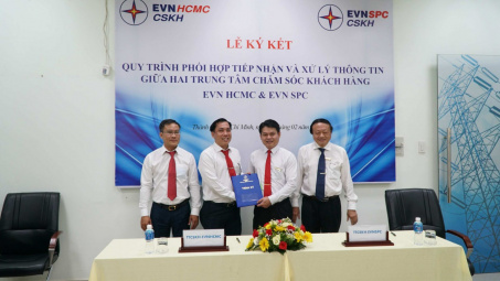 EVNSPC - EVNHCMC ký thỏa thuận kết nối và tiếp nhận cuộc gọi của khách hàng sử dụng điện