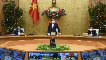 Thủ tướng yêu cầu nhanh chóng tiêm chủng, gỡ ngay ách tắc lưu thông hàng hóa