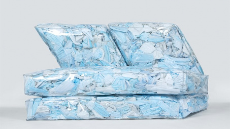 Thông điệp bảo vệ môi trường từ chiếc ghế sofa khẩu trang “couch-19”