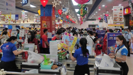 Hệ thống siêu thị Co.opmart, Co.opXtra mở cửa từ 7 giờ sáng phục vụ người dân mua sắm Tết