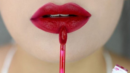 Cách đánh son môi đỏ để không bị lem