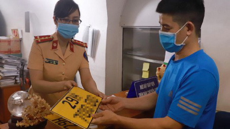 Thay đổi địa chỉ đăng ký ô tô, xe máy của 4 quận nội thành Hà Nội