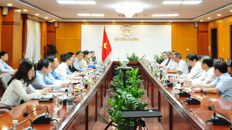 Bộ Công Thương phối hợp với Bạc Liêu gỡ khó cho các dự án điện gió, điện khí LNG