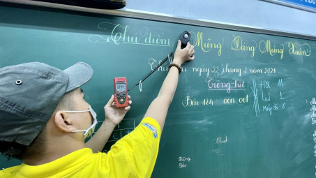 Điện Quang thắp sáng trường học tại Huế thông qua dự án NAMA