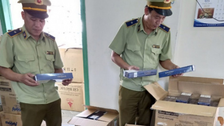 QLTT Phú Yên thu giữ 10.000 bao thuốc lá 555 nhập lậu