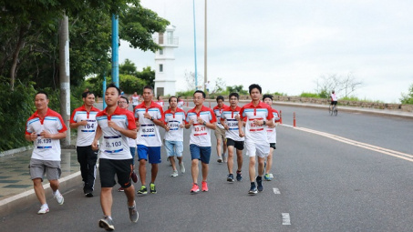 Gần 200 VĐV tham gia giải chạy bộ tích lũy KVT RUN UPRACE 2021