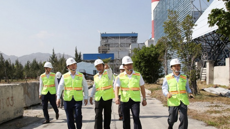 Đoàn giám sát Ủy ban KHCN&MT Quốc hội kiểm tra tại Trung tâm Điện lực Vĩnh Tân