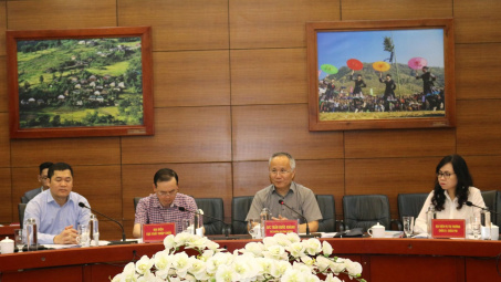 Tăng cường trao đổi thông tin, tạo thuận lợi cho xuất khẩu hàng hóa qua biên giới