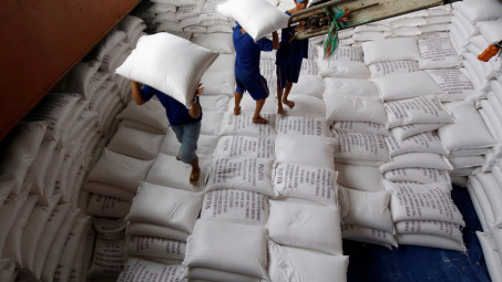 VINAFOOD II thắng thầu cung ứng gạo cho Bangladesh, giá gạo xuất khẩu đạt mức cao nhất một thập kỷ