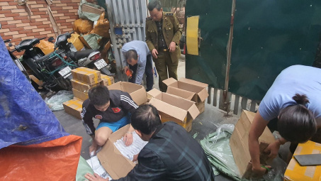 Phát hiện, thu giữ hàng ngàn pin dự phòng giả mạo nhãn hiệu Samsung