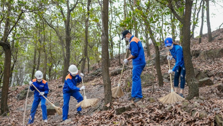Cảng dầu B12: Ngày thứ 7 tình nguyện