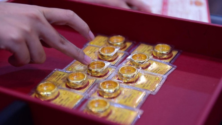 Giá vàng thế giới tiệm cận mức cao nhất 6 tuần trở lại đây