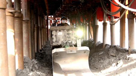 "Máy xúc lò chợ" - Hướng đi mới cho công nghệ khai thác than