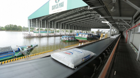 PVCFC xuất xưởng những lô hàng NPK Cà Mau đầu tiên